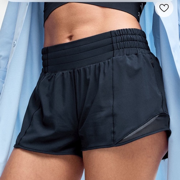 lululemon athletica Hotty Hot High Rise shorts size 6 regular - Picture 1 of 7